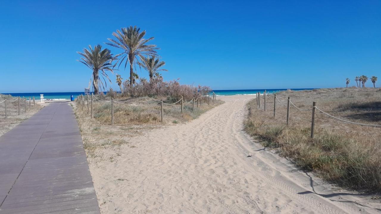 El Faro De Canet كانيت ذي بيرينغير المظهر الخارجي الصورة