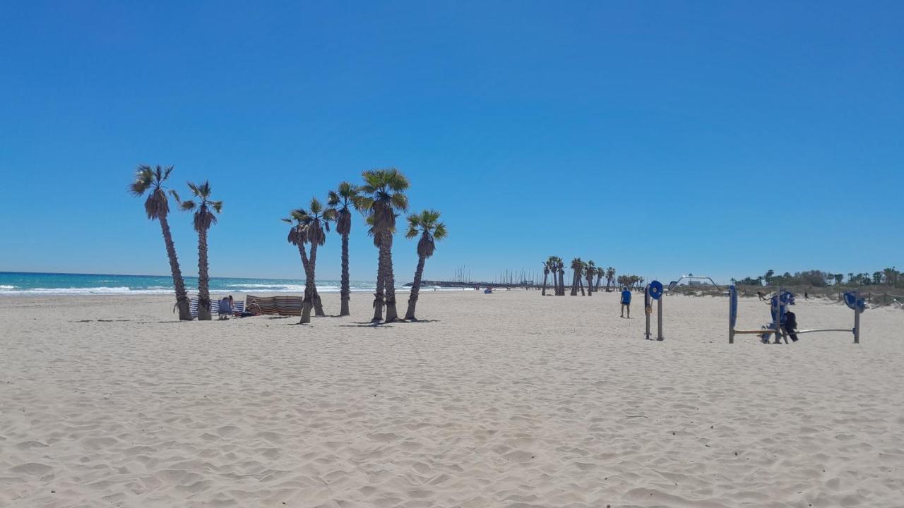 El Faro De Canet كانيت ذي بيرينغير المظهر الخارجي الصورة